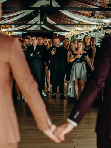 Szivárvány esküvő – azonos neműek esküvője
