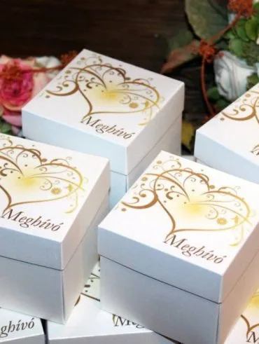 Kocka alakú esküvői meghívó doboz