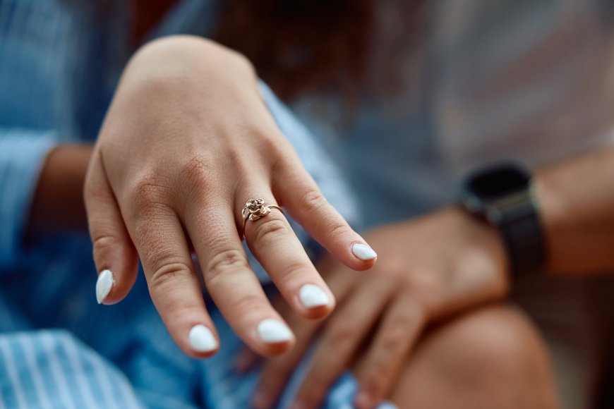 Miért ideális választás az aranygyűrű eljegyzéshez?